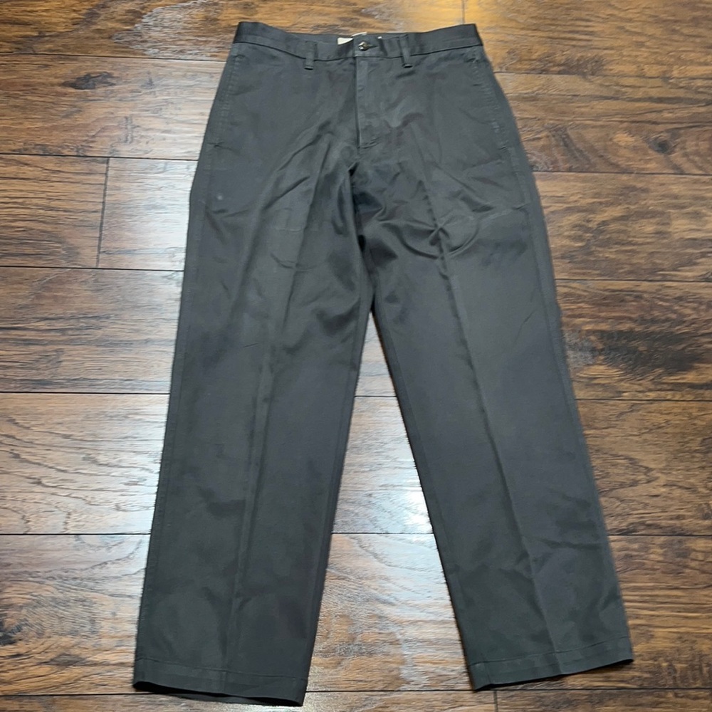 Cherokee khaki chinos green 32 X 30 flat front straight leg. EUC!